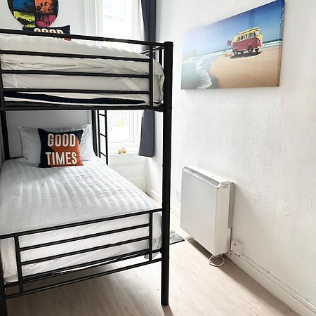 The City Surfer Apartment - By Coastline Retreats - Parking Included - Sleeps 5 - City Centre Bournemouth Bagian luar foto